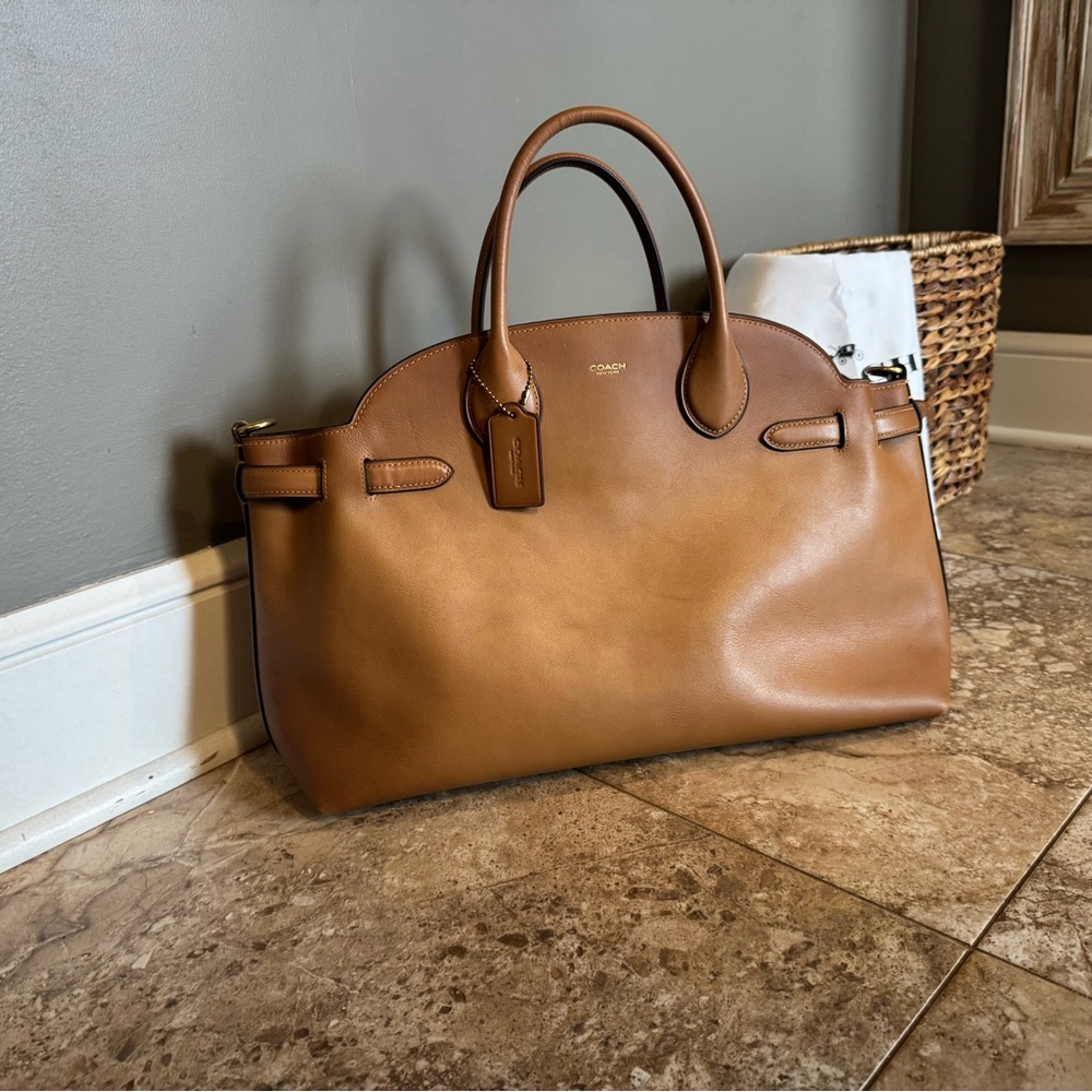 Coach Soft Empire 40 Honey Brown color